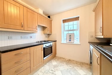 2 bed flat, Olga Court, St Anns, Nottingham, NG32NH - Image 2